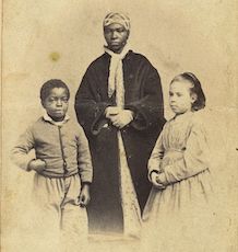 Kimball, M. H. “White and black slaves from New Orleans” (1863). Photograph. Library of Congress, Washington, D.C. https://lccn.loc.gov/2010647897.